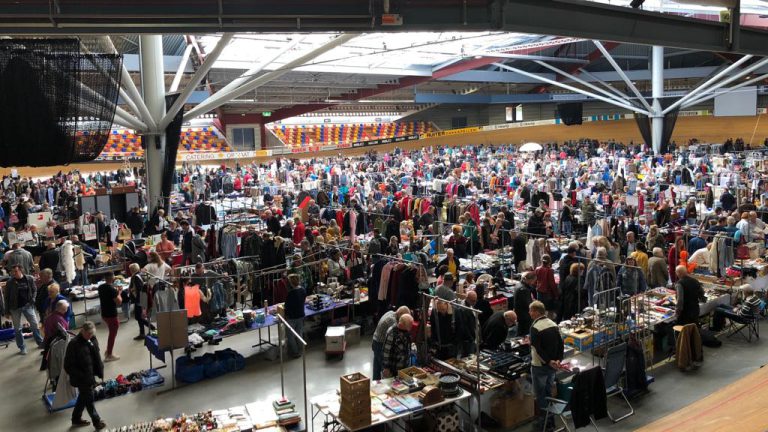 Grote rommelmarkt in het Sportpaleis